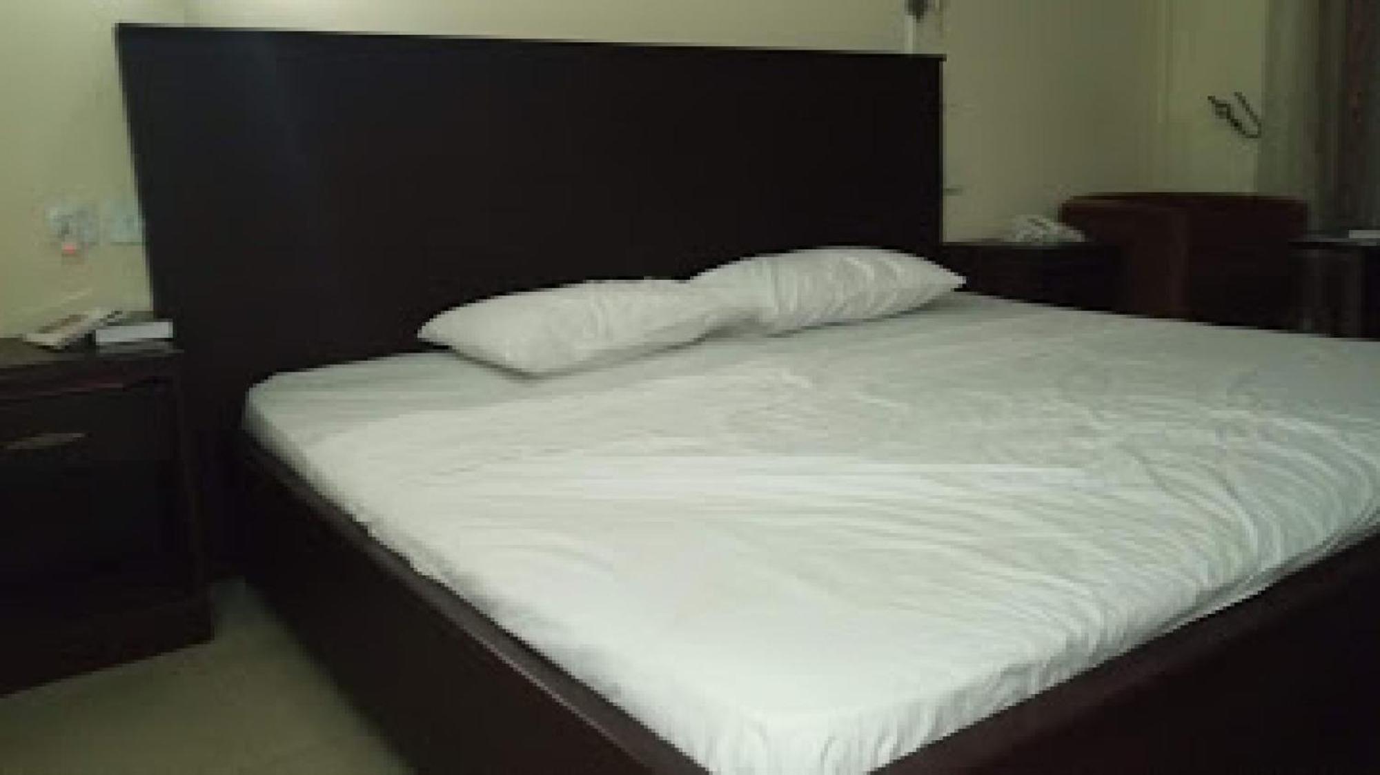 Room In Lodge - Premier Hotel-Ibadan Exterior photo